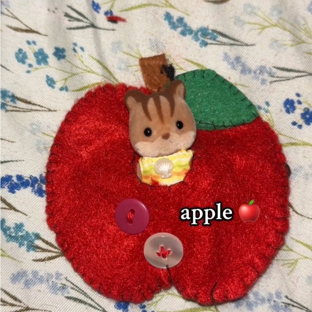 Handmade Felt Pouch Keychains - Picture 7 of 8